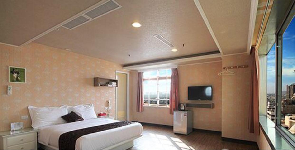Ya Tai Hotel Kaohsiung Exterior photo
